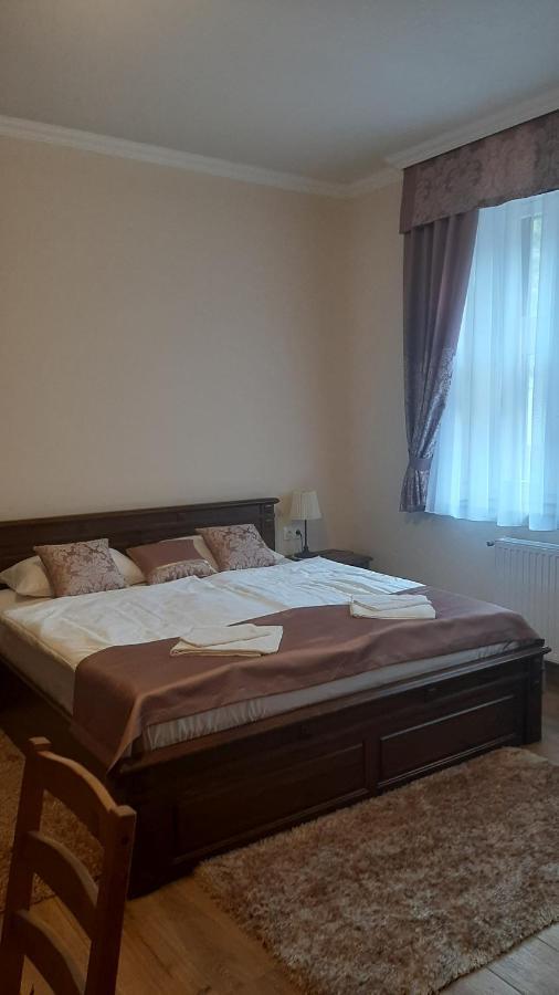 Toscana Apartman Дьюла Экстерьер фото