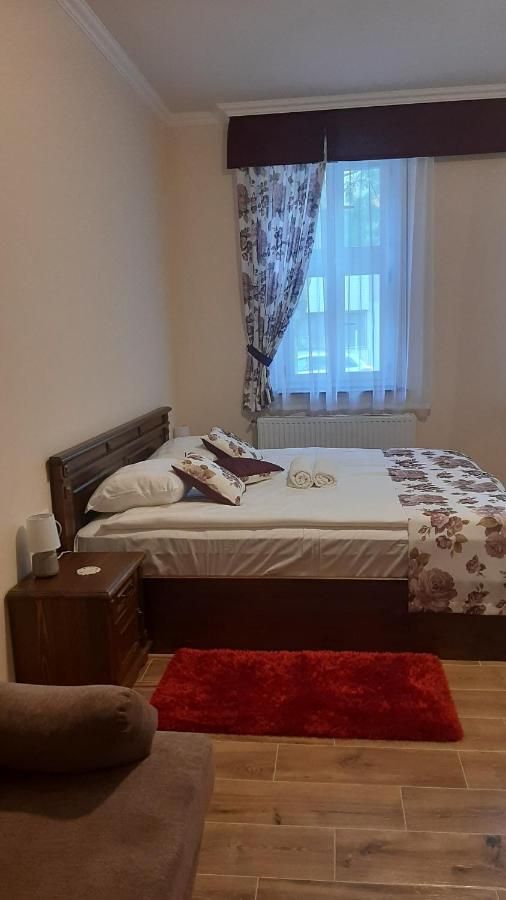 Toscana Apartman Дьюла Экстерьер фото