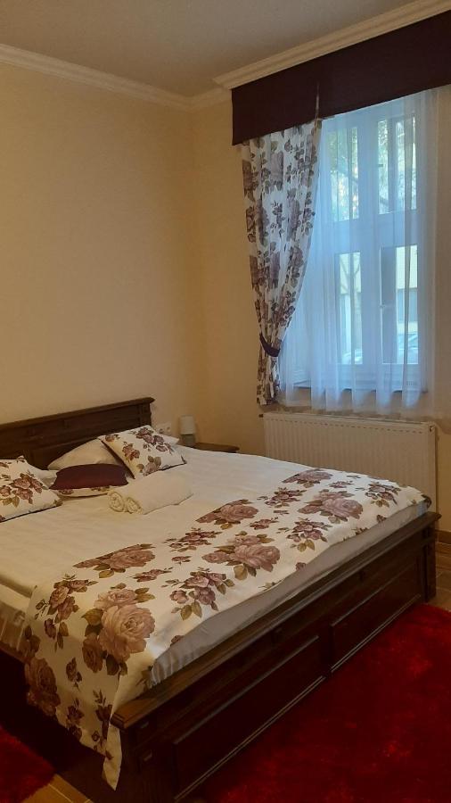 Toscana Apartman Дьюла Экстерьер фото