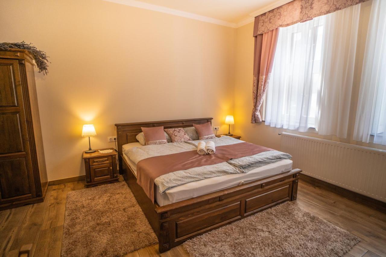 Toscana Apartman Дьюла Экстерьер фото