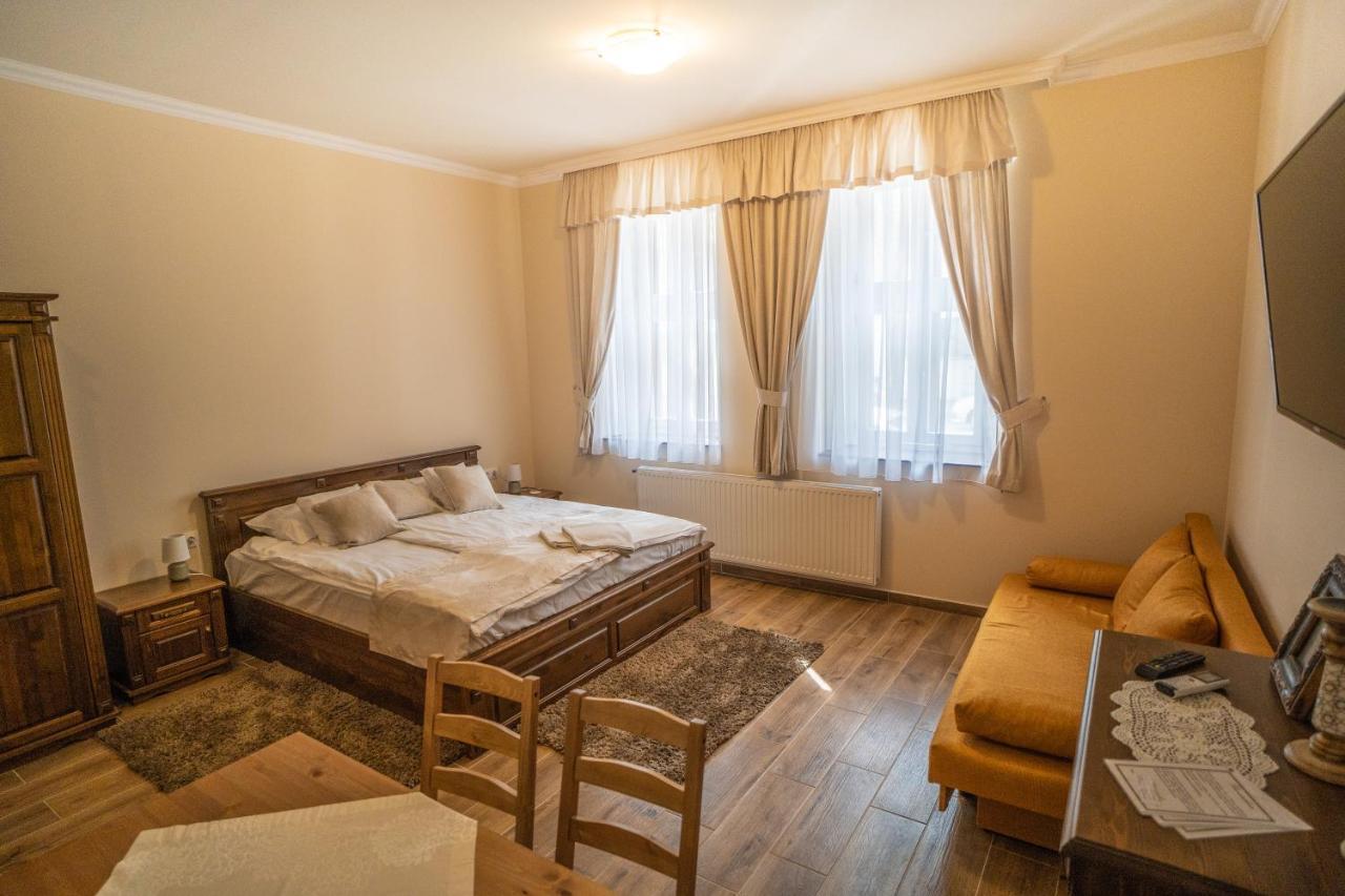 Toscana Apartman Дьюла Экстерьер фото