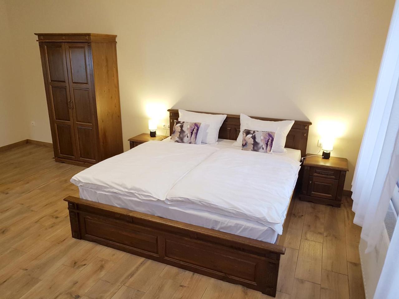 Toscana Apartman Дьюла Экстерьер фото