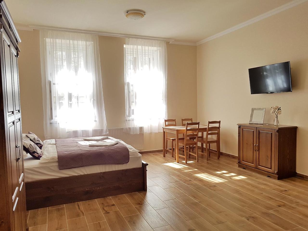 Toscana Apartman Дьюла Экстерьер фото
